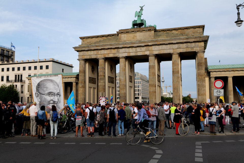 Conspiracist protest Brandenburg Gate Berlin 2020-08-28 05