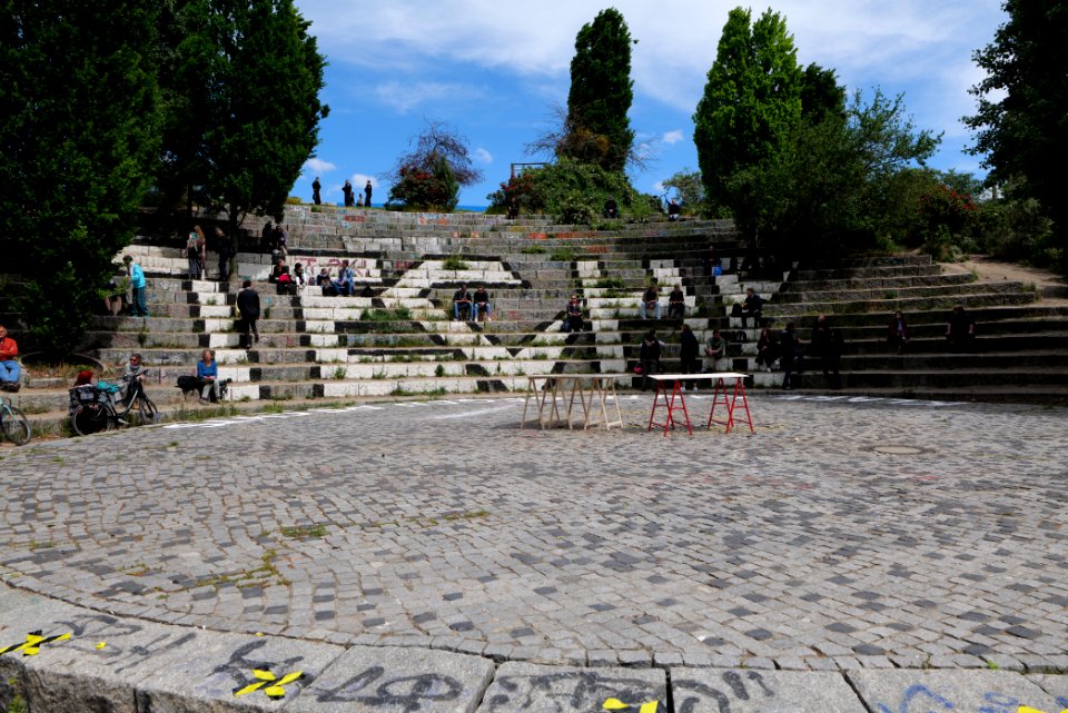 Conspiracy theorist protest Mauerpark Berlin 2020-05-30 01