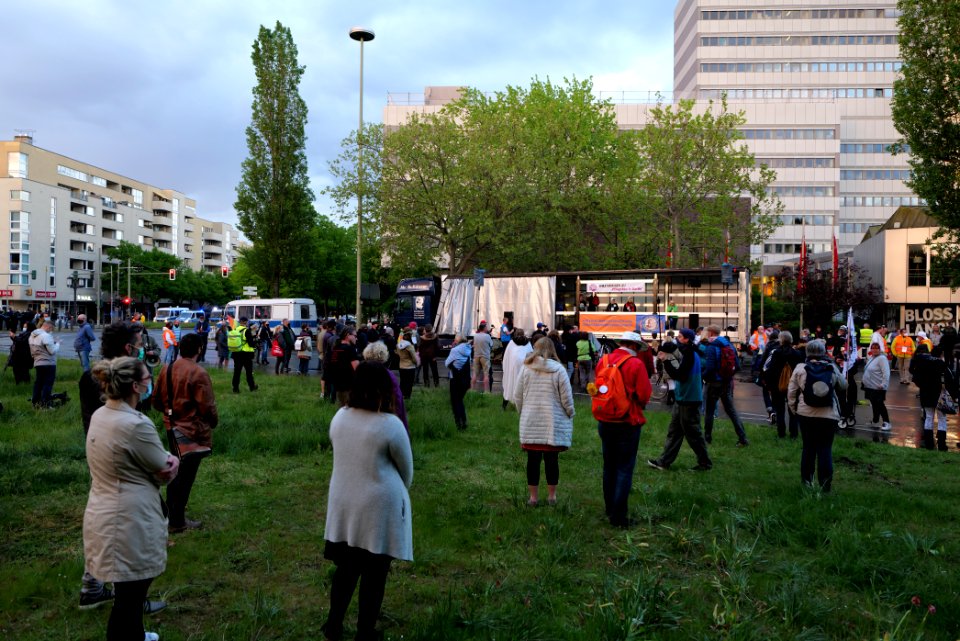 Conspiracist protest Theodor-Heuss-Platz Berlin 2021-05-21 53