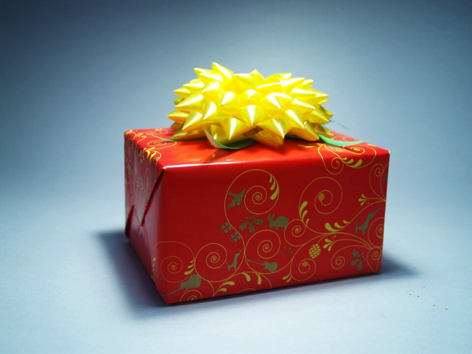Present white bow