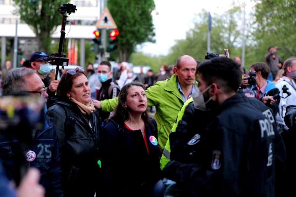 Conspiracist protest Theodor-Heuss-Platz Berlin 2021-05-21 66