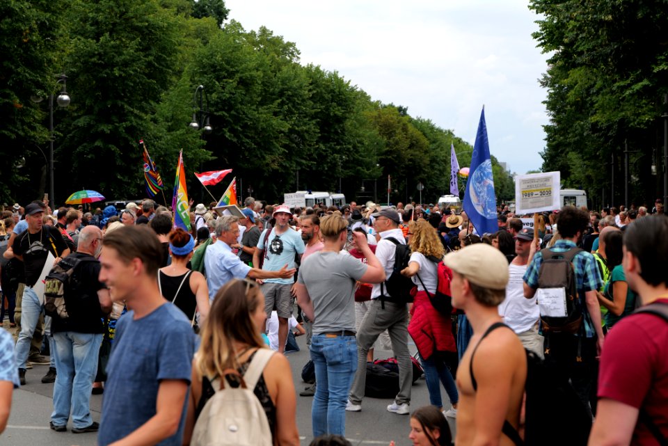 Conspiracist protest Berlin-Mitte 2020-08-30 48