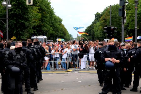 Conspiracist protest Berlin-Mitte 2020-08-30 41