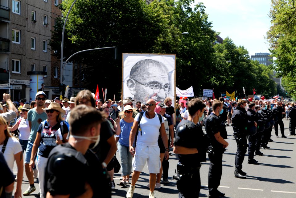 Conspiracy theorist protest Berlin 2020-08-01 102