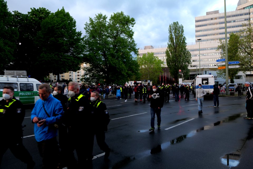 Conspiracist protest Theodor-Heuss-Platz Berlin 2021-05-21 56
