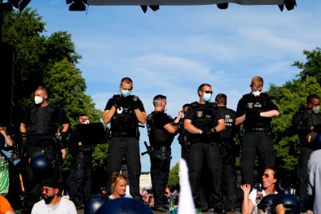 Conspiracy theorist protest Berlin Straße des 17 Juni 2020-08-01 60