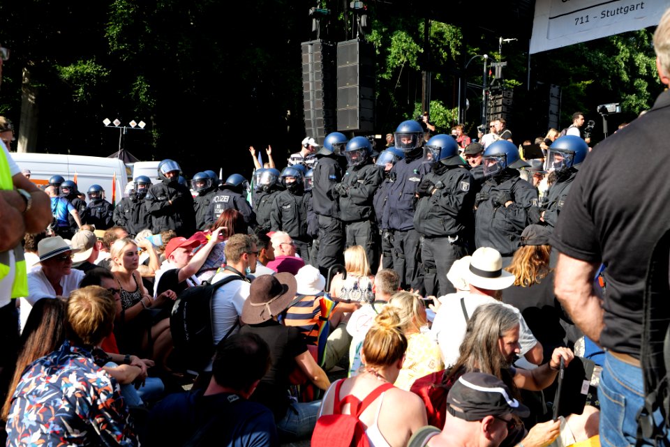 Conspiracy theorist protest Berlin Straße des 17 Juni 2020-08-01 42