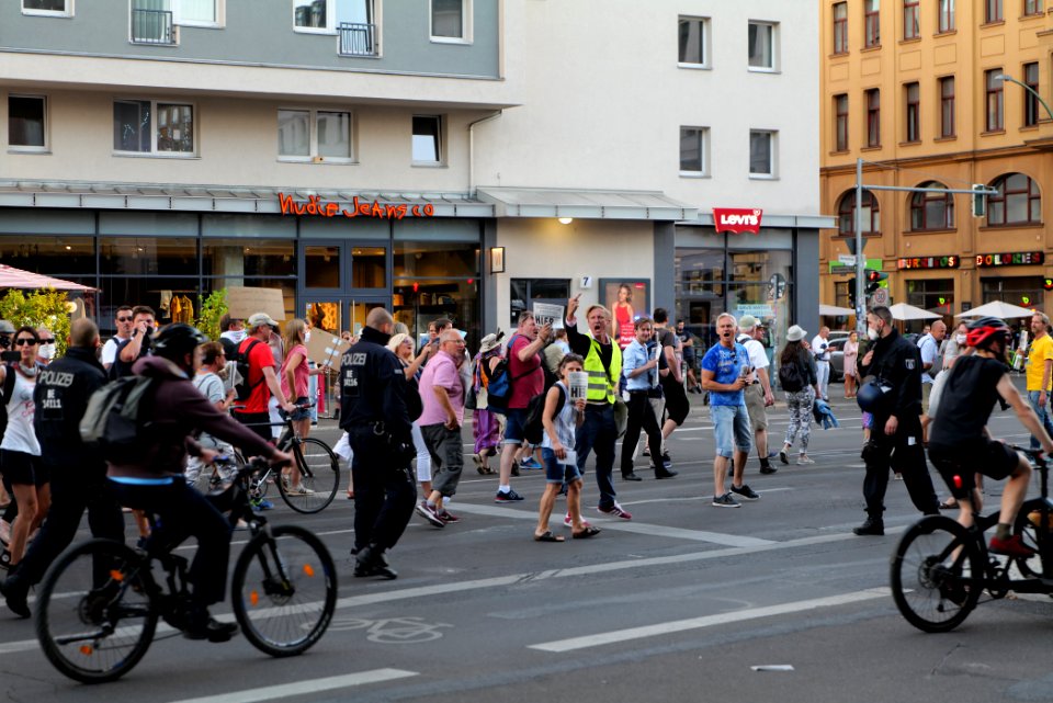 Conspiracy theorist protest Berlin 2020-07-31 37