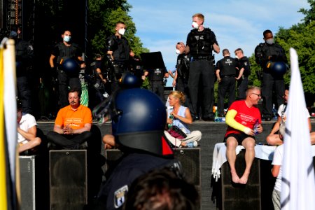 Conspiracy theorist protest Berlin Straße des 17 Juni 2020-08-01 63