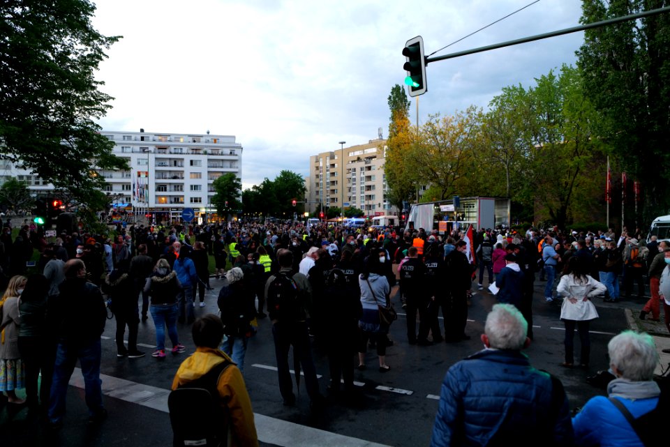 Conspiracist protest Theodor-Heuss-Platz Berlin 2021-05-21 76