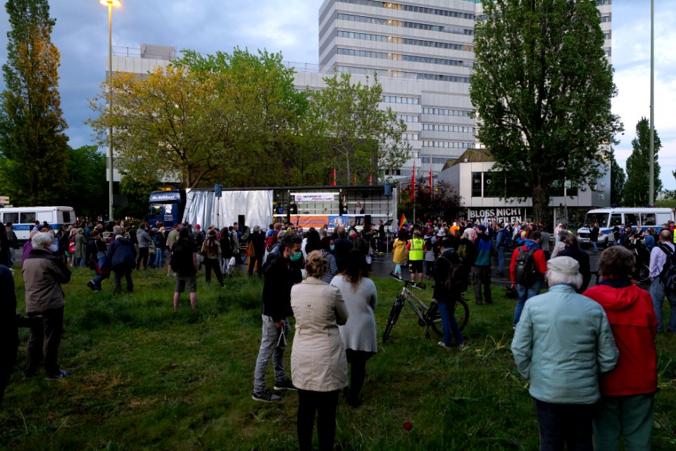 Conspiracist protest Theodor-Heuss-Platz Berlin 2021-05-21 69