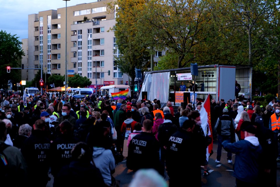 Conspiracist protest Theodor-Heuss-Platz Berlin 2021-05-21 78