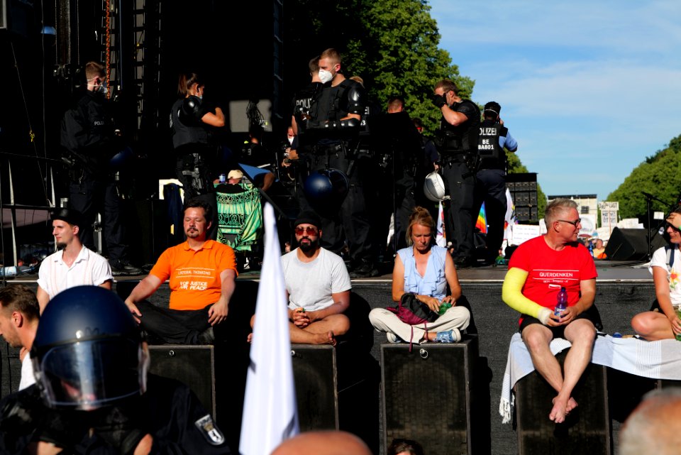 Conspiracy theorist protest Berlin Straße des 17 Juni 2020-08-01 66