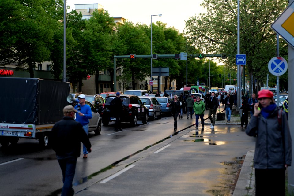 Conspiracist protest Theodor-Heuss-Platz Berlin 2021-05-21 23