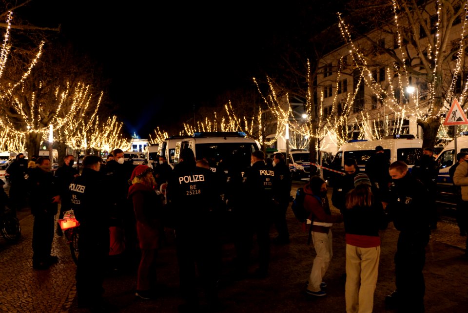 Conspracist demonstration Unter den Linden Berlin 2020-12-30 13