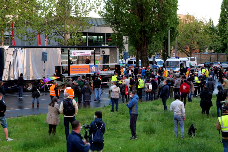 Conspiracist protest Theodor-Heuss-Platz Berlin 2021-05-21 46