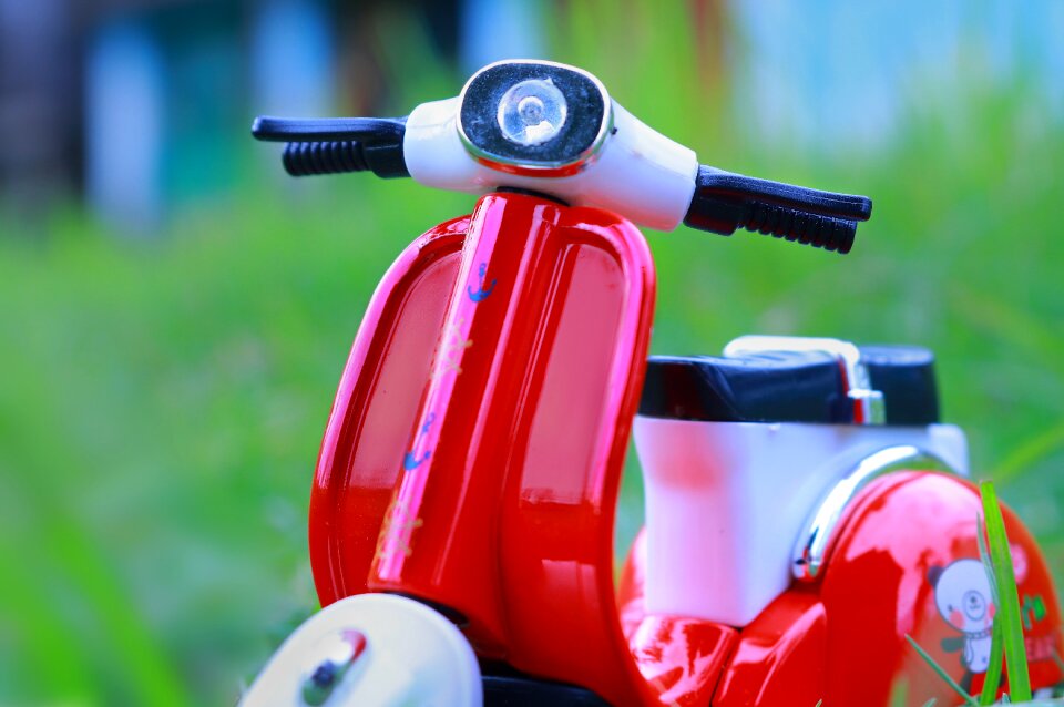Miniature vehicle grass