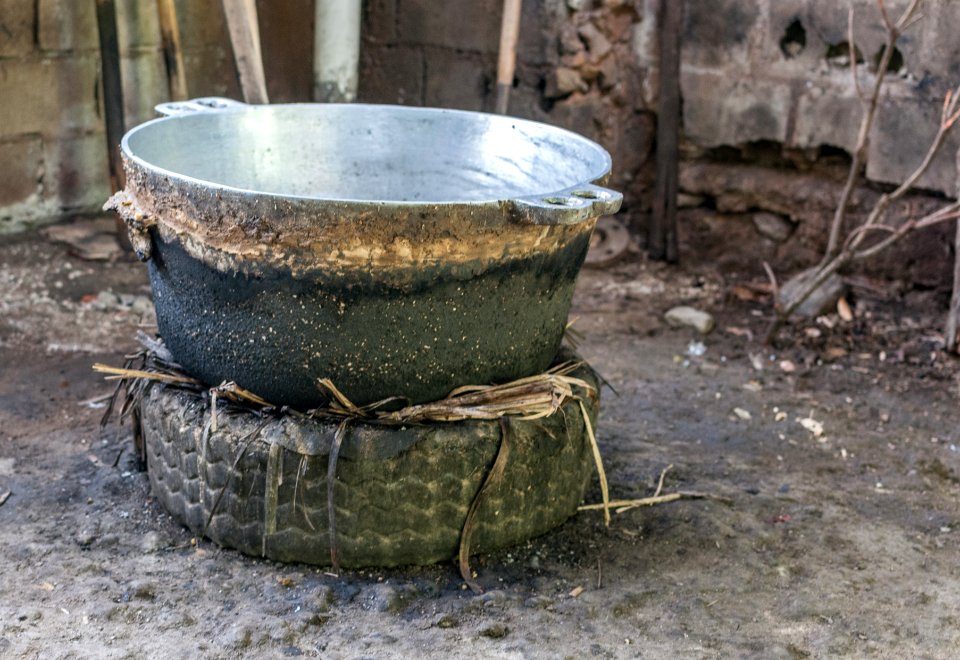 Cookware to cook piñonate sweet