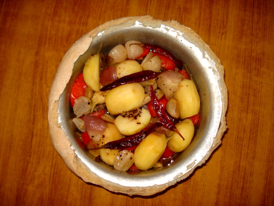 Cooked Chanakhi in Pot