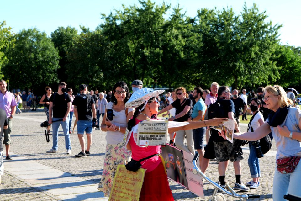 Conspiracy theorist protest Berlin 2020-07-31 07