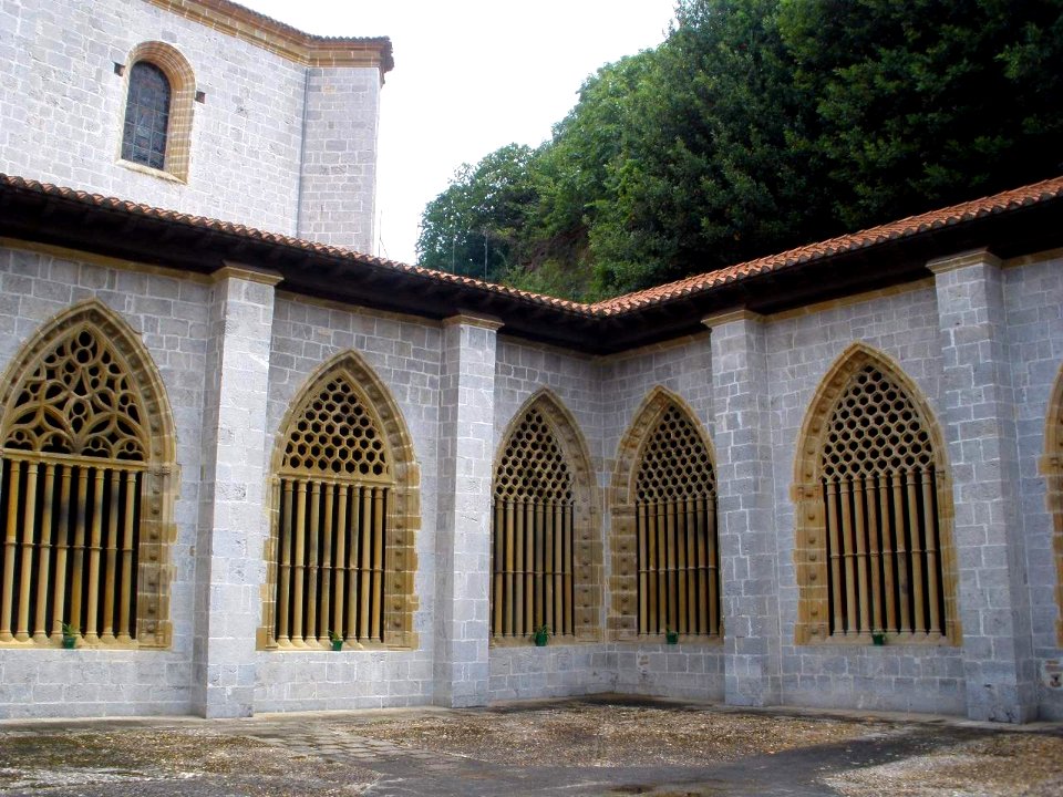 Deba - Iglesia de Santa Maria, claustro 20