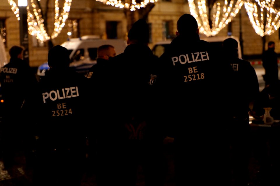 Conspracist demonstration Unter den Linden Berlin 2020-12-30 25