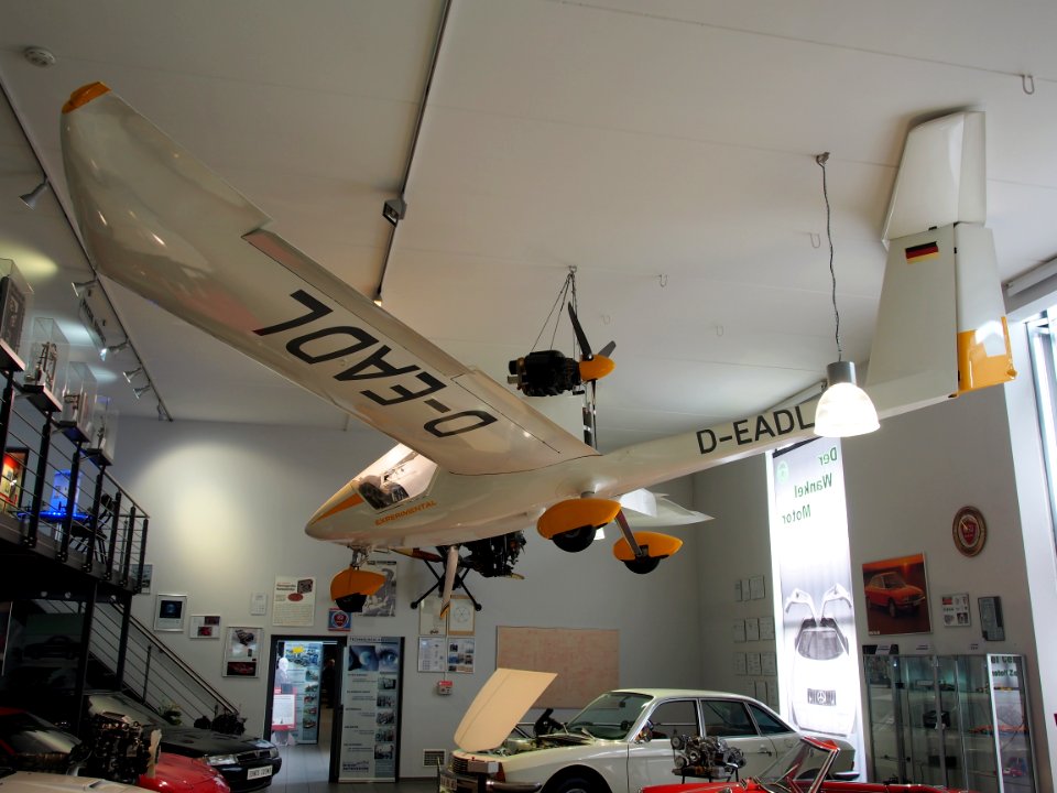 D-EADL (aircraft) in Museum Autovision Bild 1