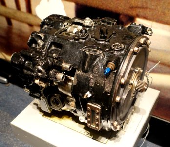 Constant Speed Drive for Boeing 727, Sundstrand Corporation - Museum of Science and Industry (Chicago) - DSC06323