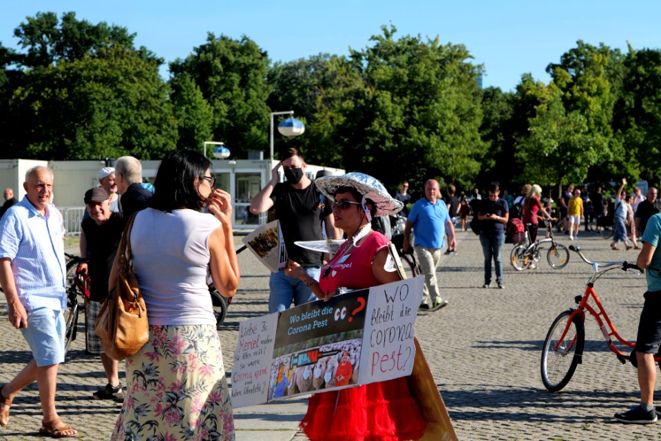 Conspiracy theorist protest Berlin 2020-07-31 11
