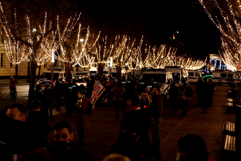 Conspracist demonstration Unter den Linden Berlin 2020-12-30 11