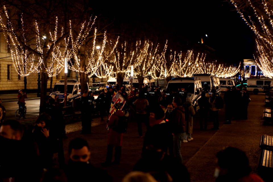 Conspracist demonstration Unter den Linden Berlin 2020-12-30 12