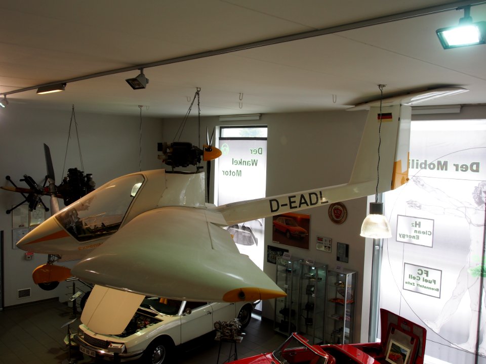 D-EADL (aircraft) in Museum Autovision Bild 2