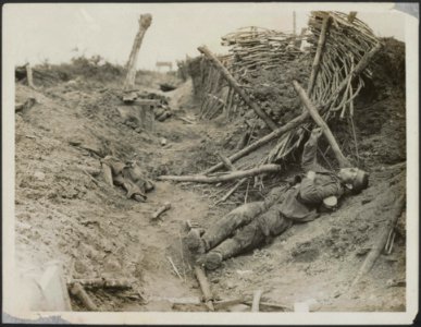 Dead Germans in a trenche, Bestanddeelnr 158-2448