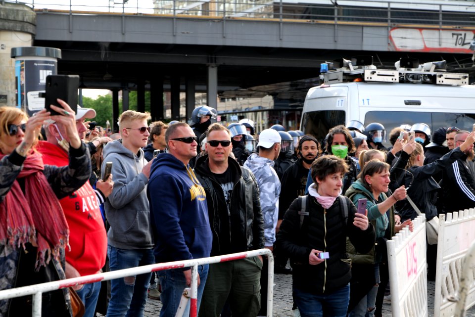 Conspiracy theorists on Alexanderplatz Berlin 2020-05-16 26