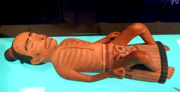 Dead shaman, Haida, probably carved by Simeon Stilthda (1799-1889) - Etnografiska museet - Stockholm, Sweden - DSC01118