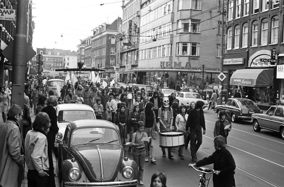 Deelnemers aan de betoging, Bestanddeelnr 924-5194