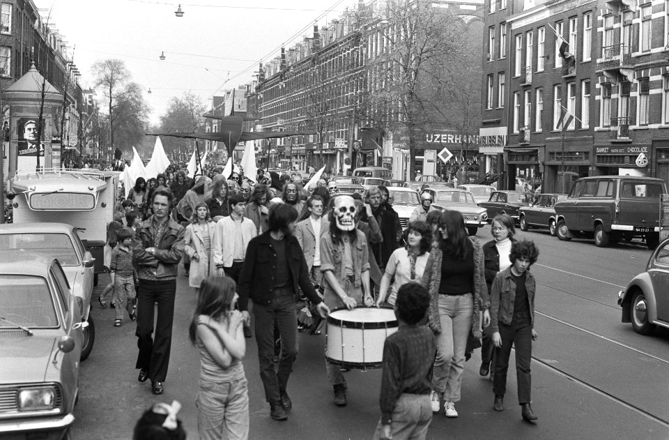 Deelnemers aan de betoging, Bestanddeelnr 924-5195
