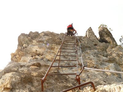 Perpendicular climbing climbing platform system photo