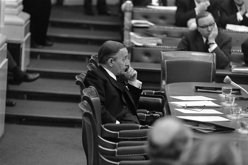 Debat in Tweede Kamer over mogelijke excessen bij militaire acties in Indonesie , Bestanddeelnr 922-2329