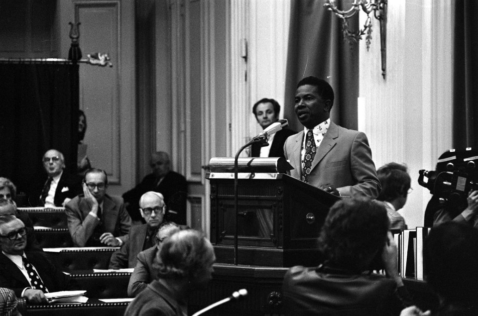 Debat (Koninkrijksdebat) onafhankelijkheid Suriname aan het woord in Tweede Kamer Statenvoorzitter Emile Wijntuin, Bestanddeelnr 928-2171