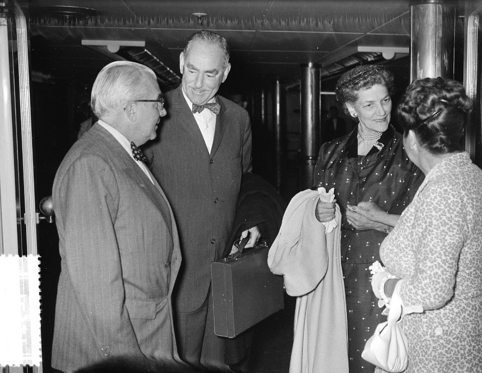 Dean Acheson bezoekt ons land, aankomst met Nieuw Amsterdam met ambassadeur A., Bestanddeelnr 907-2917