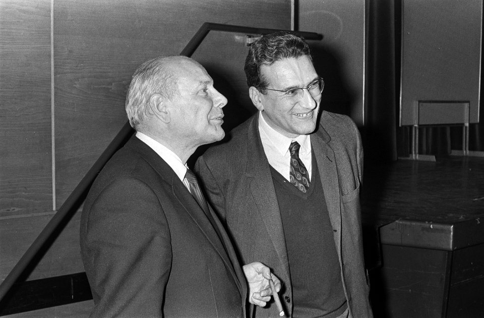 Debat Den Uyl (PvdA fractievoorzitter) en Ernest Mande (Belgisch marxist) over A, Bestanddeelnr 923-9521