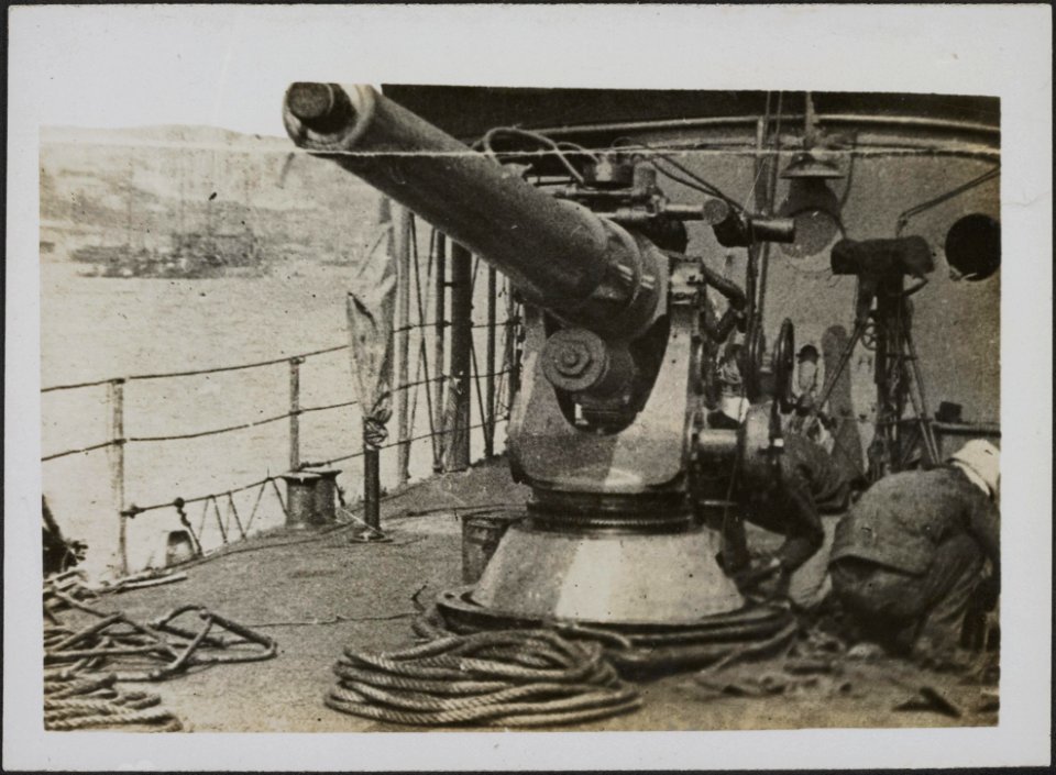 Deck view of one of the USA Destroyers, Bestanddeelnr 158-1923
