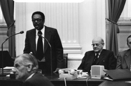 Debat (Koninkrijksdebat) onafhankelijkheid Suriname Van Eer aan het woord, Bestanddeelnr 928-2181