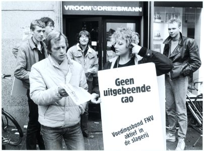 Deelnemers aan een demonstratie tegen CAO vleesindustrie, NL-HlmNHA 5400464206