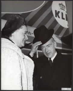 De voormalige Nederlandse ambassadeur in de Verenigde Staten, dr. J.H. van Roije, Bestanddeelnr 093-0152