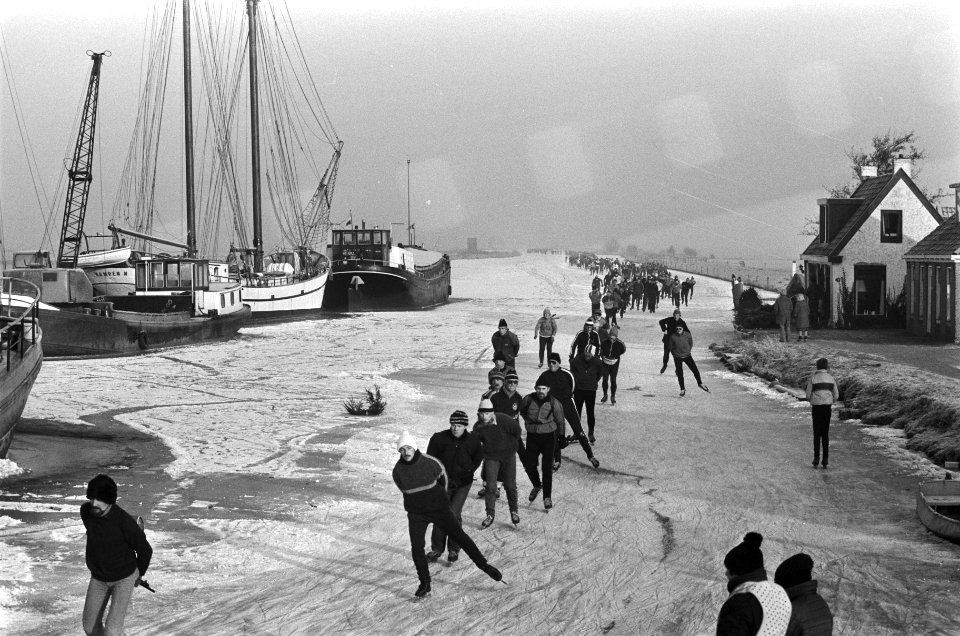 Deelnemers op de Wijde Wijmerts nabij Heeg, Bestanddeelnr 933-5665