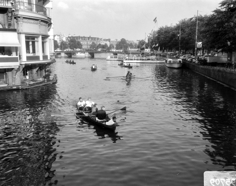 Deelnemers aan de grachtentocht op de Amstel, Bestanddeelnr 919-5709