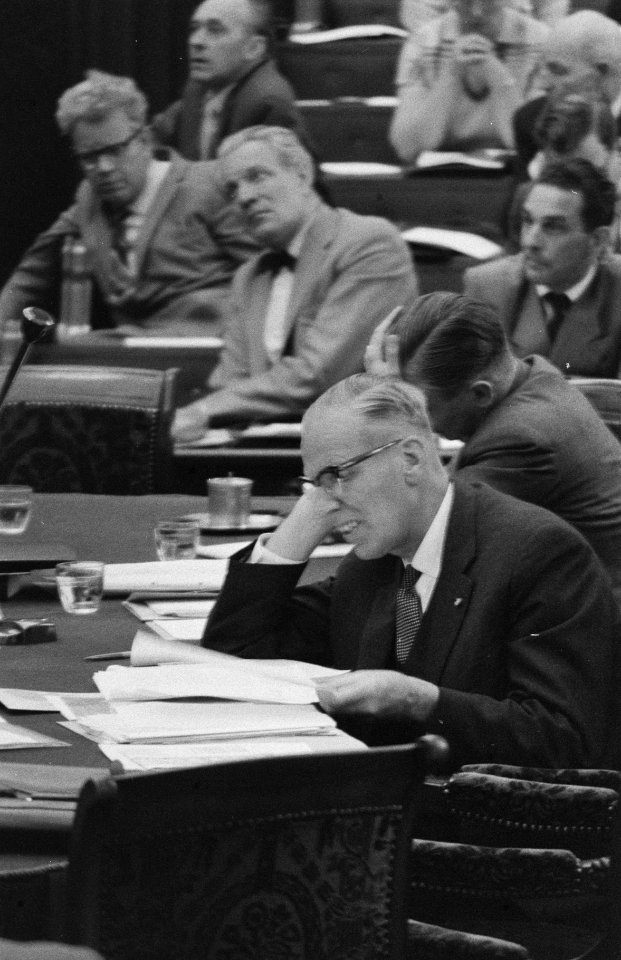 Debat in Tweede Kamer , prof. Romme, Bestanddeelnr 911-4018