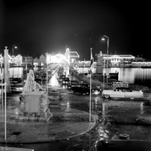 De verlichte Emmabrug in Willemstad, Bestanddeelnr 252-3542